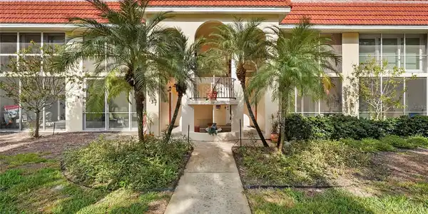 137 AVENIDA MESSINA