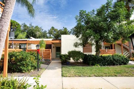 106 WILD PALM DRIVE