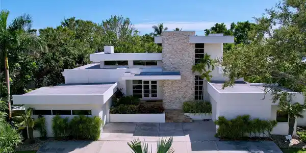 1347 HARBOR DRIVE