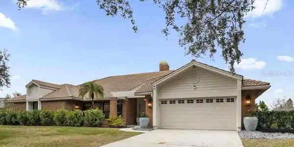 3106 LAKESIDE CIRCLE