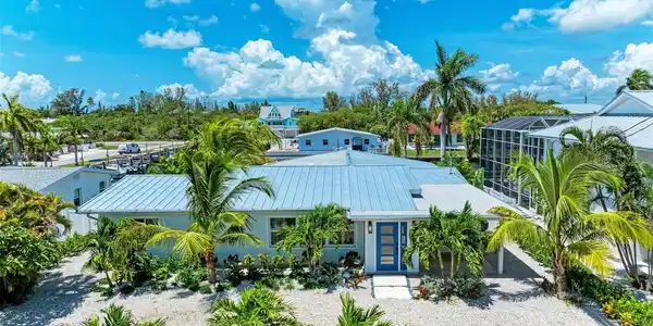 504 BAYVIEW DRIVE