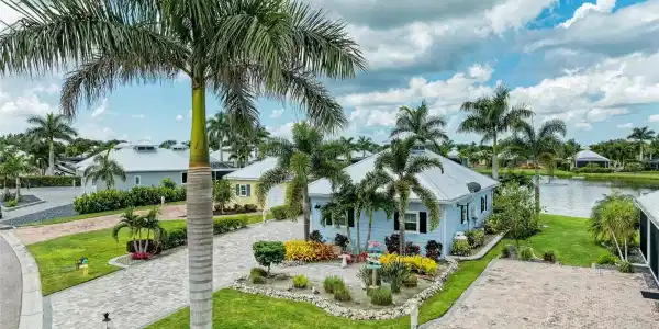 8132 SW BIMINI WAY