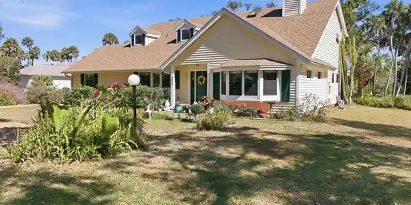 2020 E DOLPHIN DRIVE