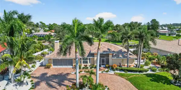 319 OAKWOOD CIRCLE
