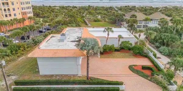 2117 OCEAN DRIVE