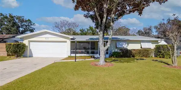 692 GASLIGHT DRIVE