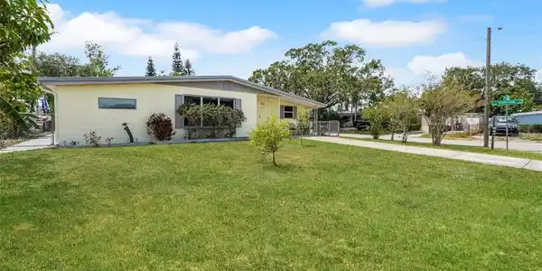 4932 MURRAY HILL DRIVE