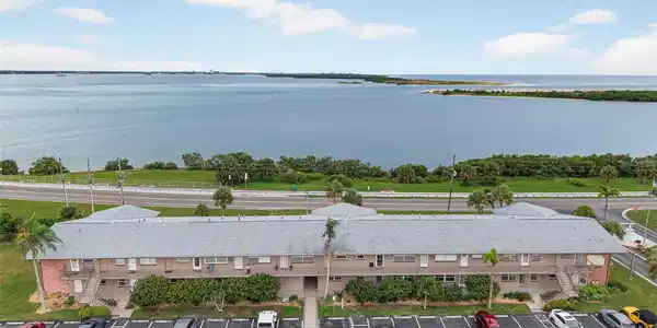 2 CAUSEWAY BOULEVARD