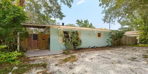 6129 BEACON POINT DRIVE