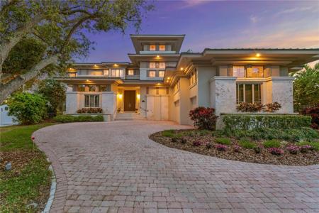 950 MONTEREY POINT NE