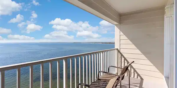 2506 N ROCKY POINT DRIVE