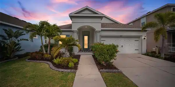 5223 ADMIRAL POINTE DRIVE