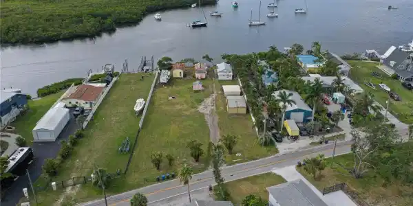 3306 W SHELL POINT ROAD