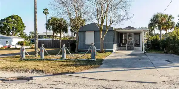 7022 FAIR LANE
