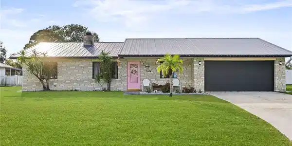 3220 QUEEN PALM DRIVE