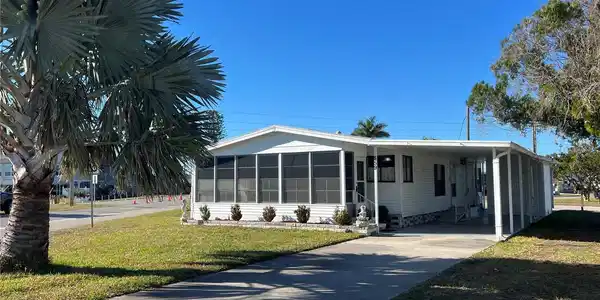 559 FLEETWOOD STREET