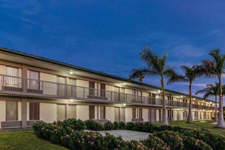 7150 N TAMIAMI TRAIL