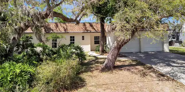 3428 MINEOLA DRIVE