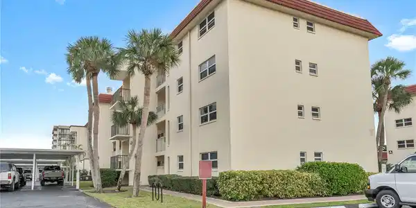 915 BEACH ROAD