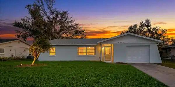 426 PINEVIEW DRIVE