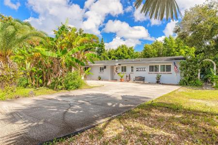 2111 WILLOW OAK DRIVE