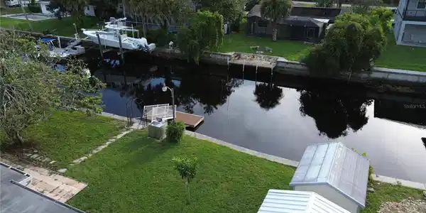 3896 N SEMINOLE POINT