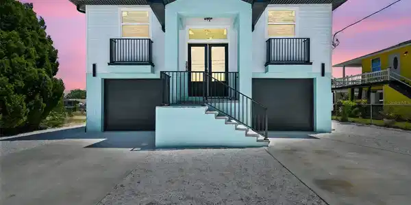 3230 AZALEA DRIVE