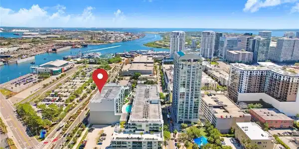 912 CHANNELSIDE DRIVE