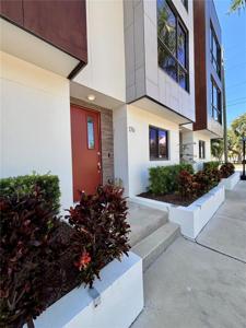 176 8TH STREET N
