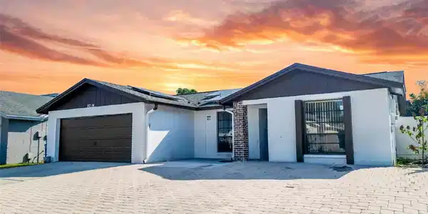 9214 ROUNDWOOD COURT