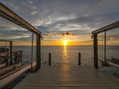 5101 WESTSHORE DRIVE