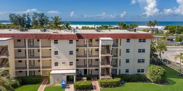 901 BEACH ROAD
