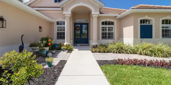 866 OAK BRIAR LANE
