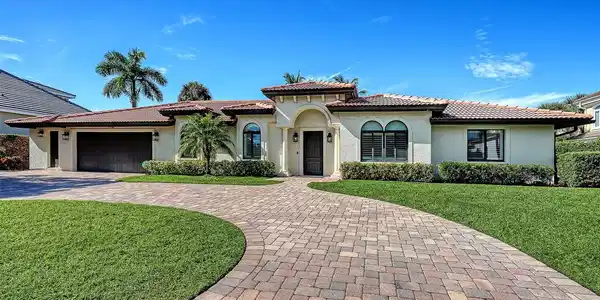 595 BOWSPRIT LANE