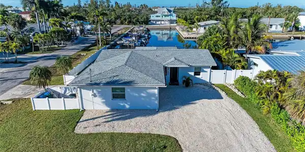 502 BAYVIEW DRIVE