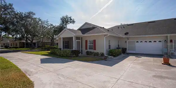 1518 RED OAK LANE