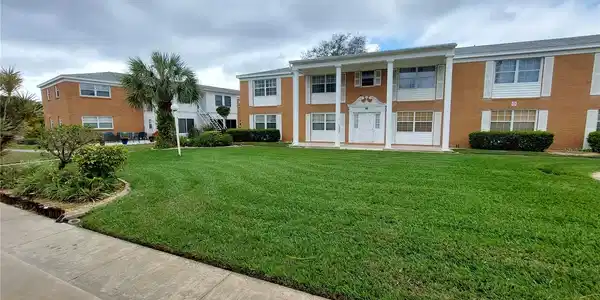 4158 TAMIAMI TRAIL