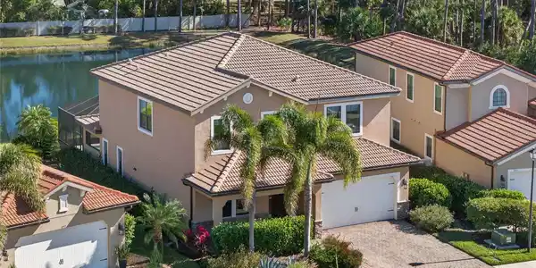 1048 BRADBERRY DRIVE