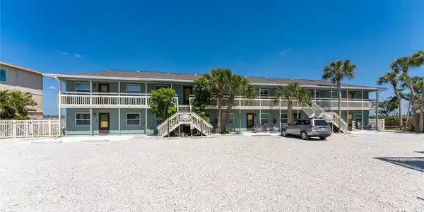 5041 N BEACH ROAD