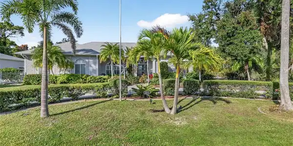 820 BAYSHORE DRIVE