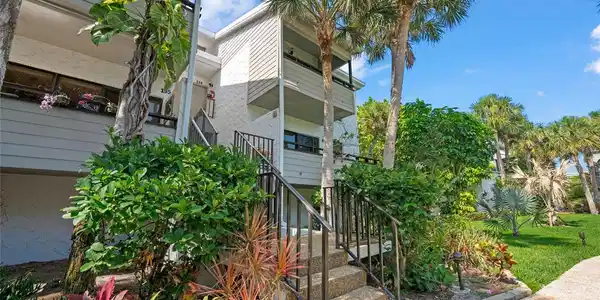 1555 TARPON CENTER DRIVE