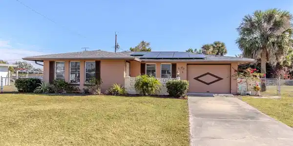 525 AZALEA DRIVE NW