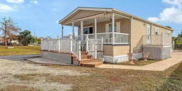 11 ERSKINE DRIVE