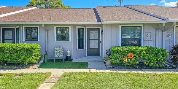 118 LAGOON COURT
