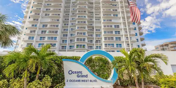 2 OCEANS WEST BOULEVARD
