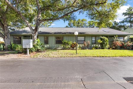 5015 BARRINGTON CIRCLE