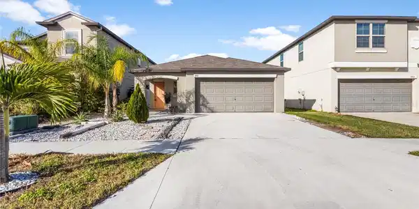 872 OLIVE CONCH STREET