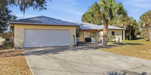870 N COUNTRY CLUB DRIVE