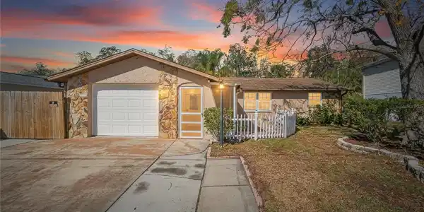 8517 HORIZON LANE