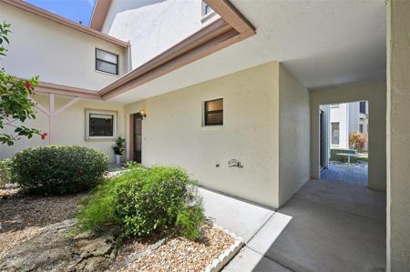 1743 LAKE PLACE